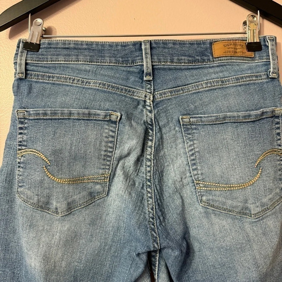 Levi's Signature  Modern Capri Denim Jeans Women Size 28 - Picture 6 of 6